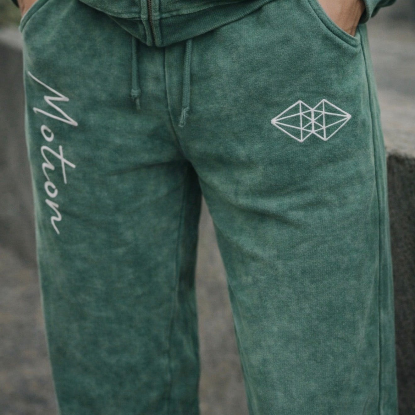 Motion Express Essential Joggers