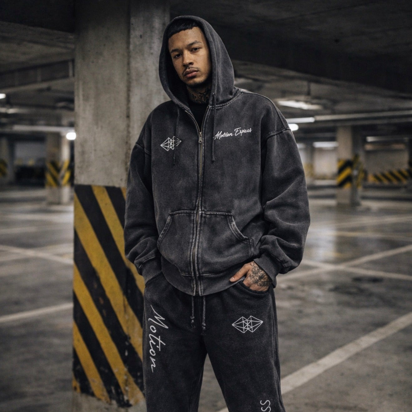 Motion Express Essential Zip Hoodie