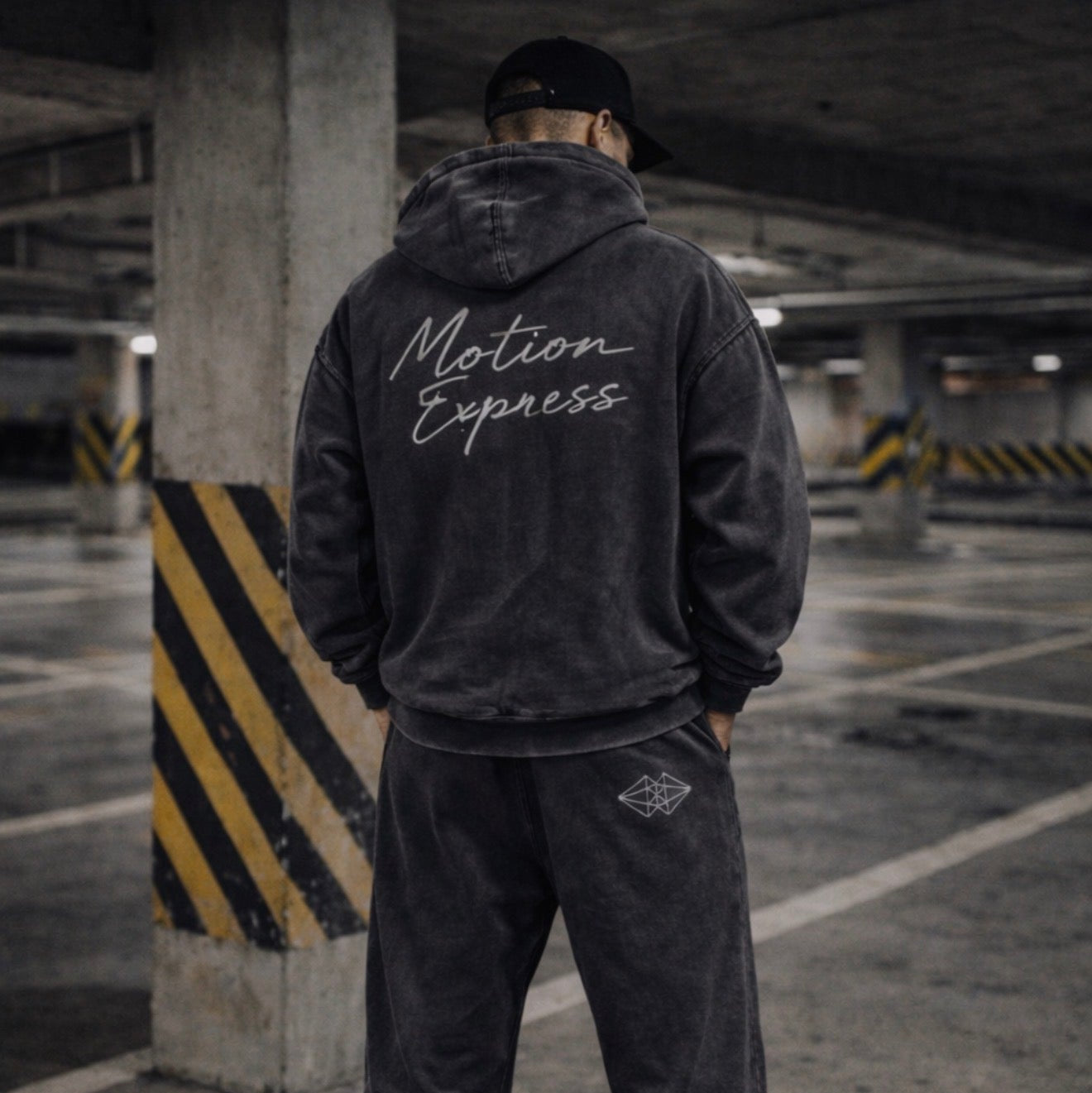 Motion Express Essential Zip Hoodie